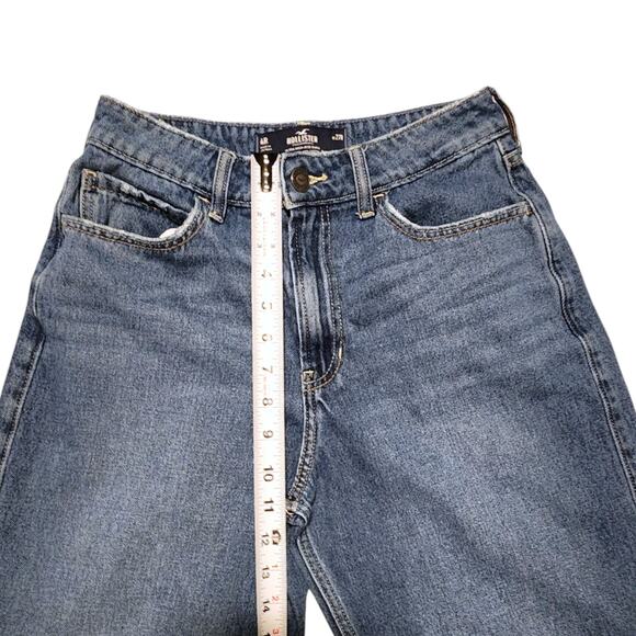 Hollister Ultra High Rise Baggy Jeans Medium Wash Raw Hem Womens Size 4 - Picture 8 of 10